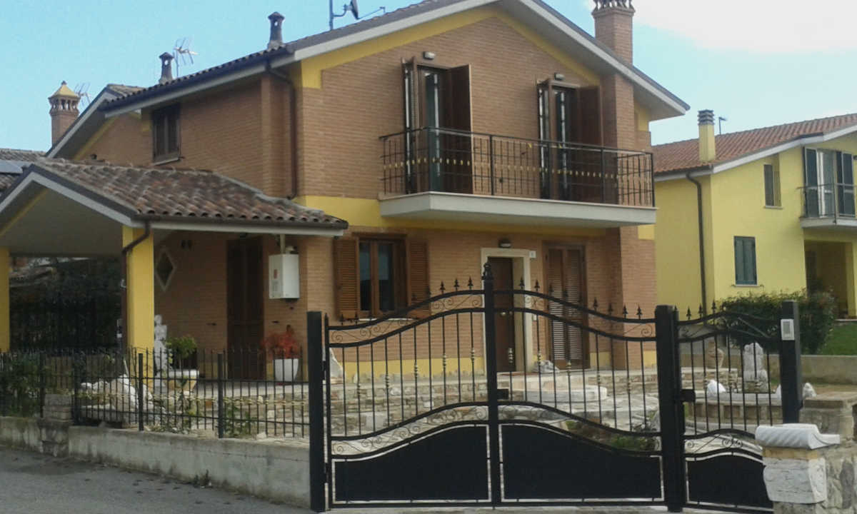 attro slide